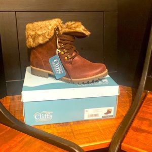 Cliffs by White Mountain Size 11